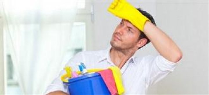 Οι άντρες που κάνουν δουλειές στο σπίτι είναι πιο ευτυχισμένοι!
