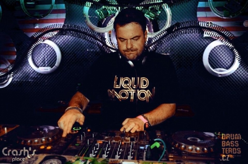 DJ από τη Μυτιλήνη ταξιδεύει με τη μουσική του στον κόσμο