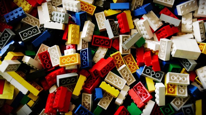 STREET ART: Όταν τα Lego παίρνουν τους δρόμους!
